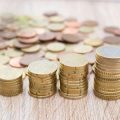 円安による輸入企業への影響とその対応策について詳しく解説