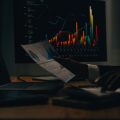 日本の法制度における投資信託の信託期間と償還規定の解説