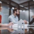 クラウドファンディングの不動産撤退事例と失敗から学ぶリスク回避法