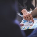 投資信託の購入・換金方法：ネット証券と銀行との違い